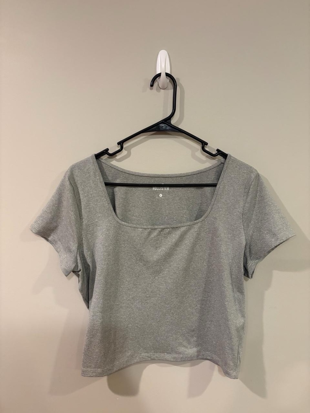 Hollister Light Gray Square-Neck Short Sleeve Crop Top